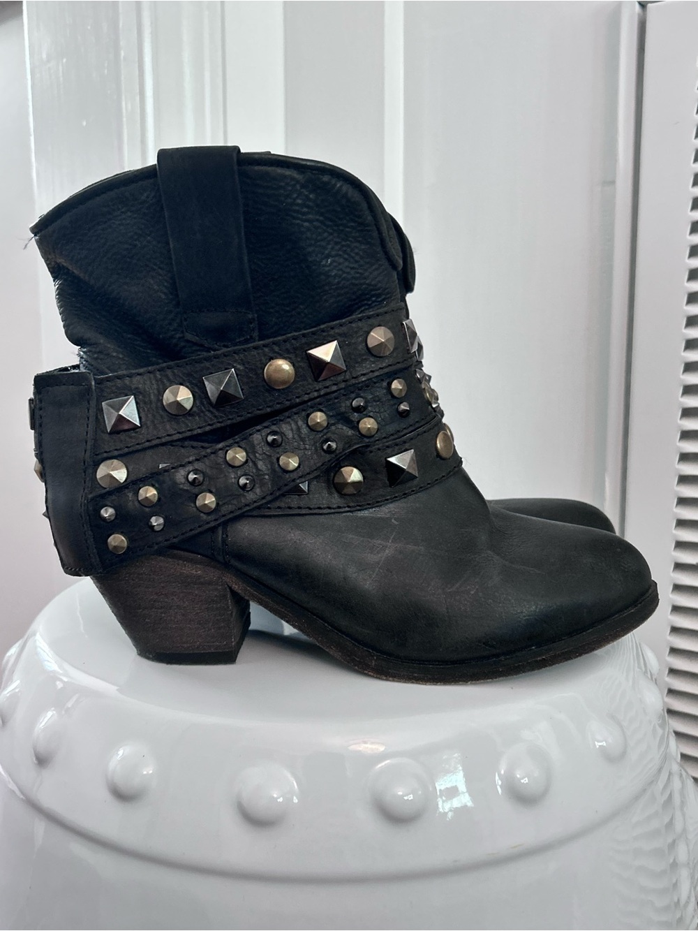 Corral Black Studded Leather Ankle Boots strap size 8
